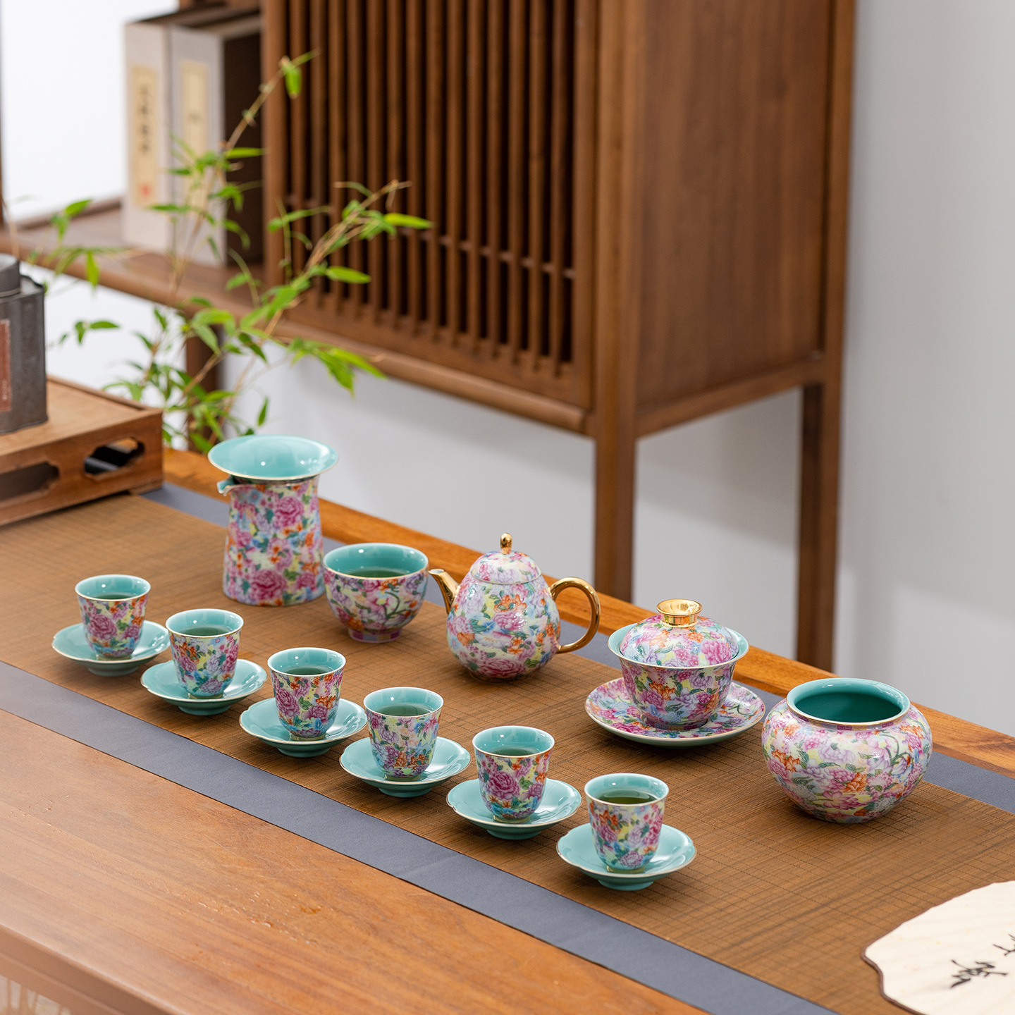 Floral enamel porcelain tea gift set
